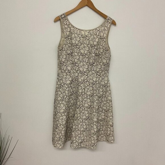 Betsey Johnson Lace Beaded Mesh Flare Dress Sleeveless Size 12 Cream - Picture 2 of 4